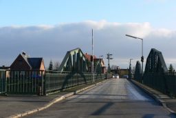 über die Drehbrücke